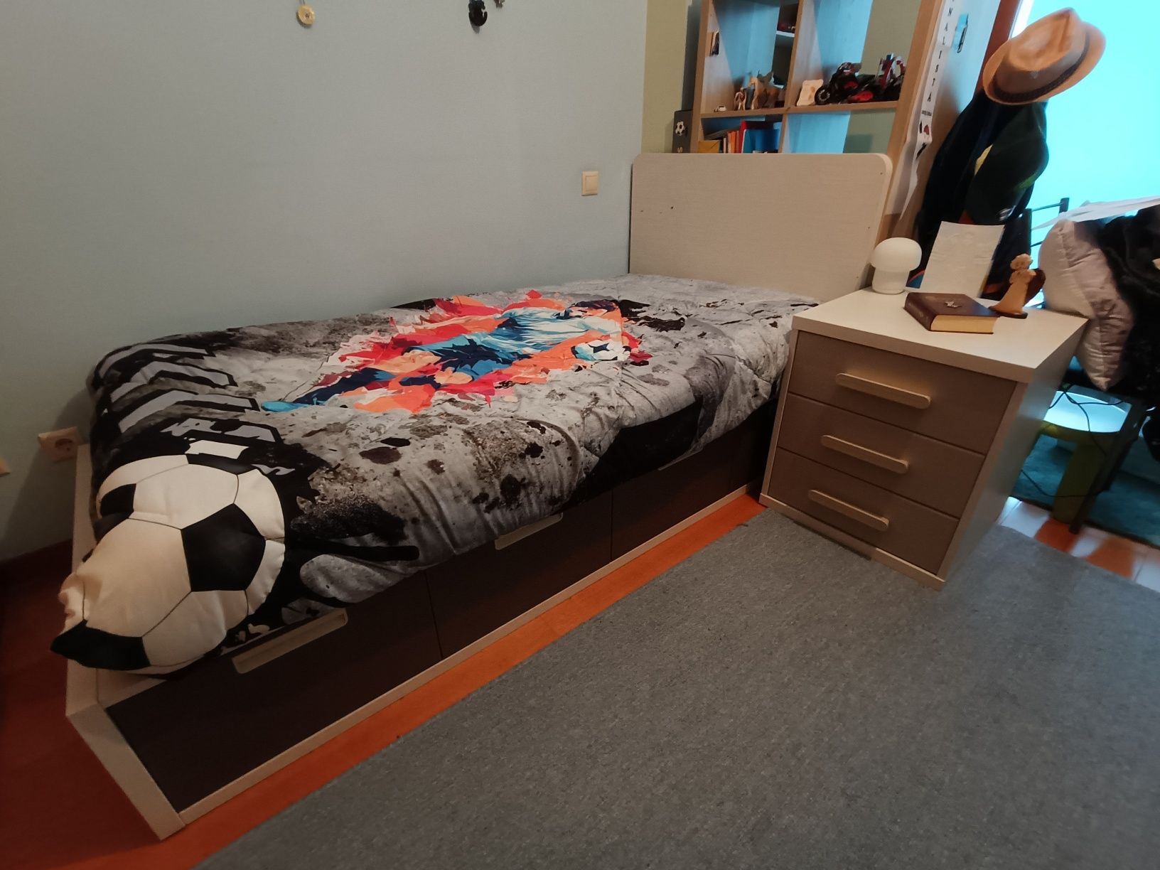 Quarto (berço) completo de, bebé a jovem