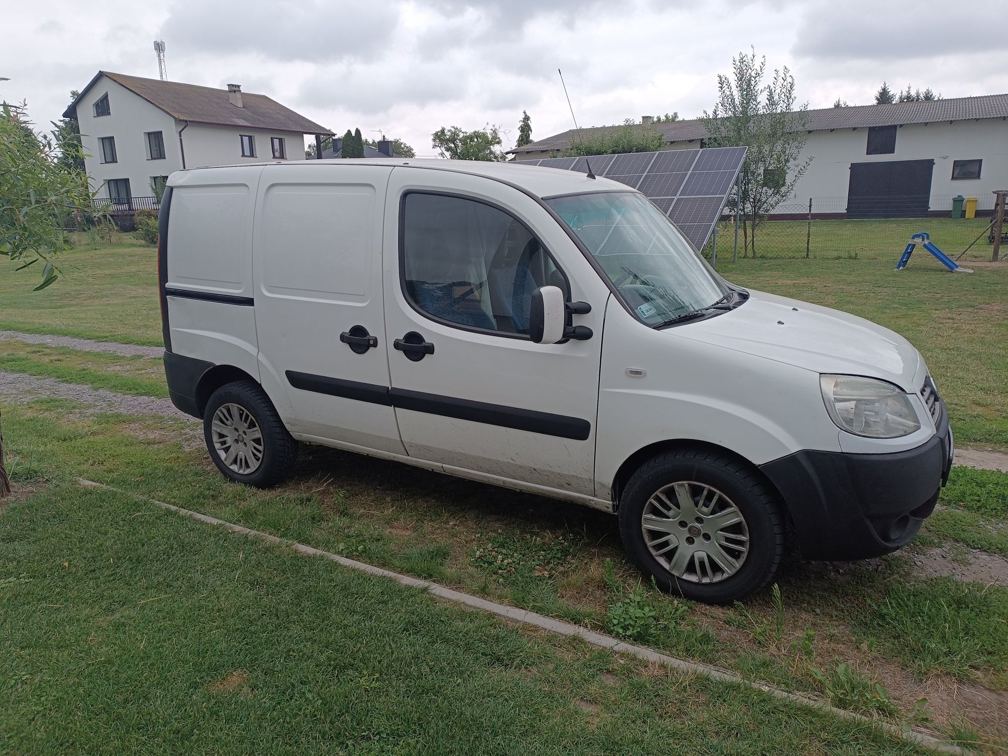 Fiat Doblo cargo 2009 1.9 jtd niski przebieg