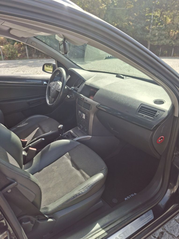 Opel astra h caravan 1.7 cosmo