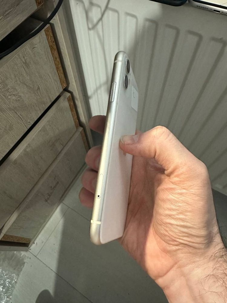 iPhone 11 white на запчасти