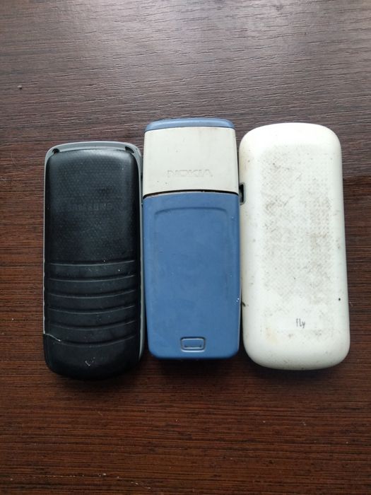 Кнопочоні телефони Samsung E2120 Nokia Fly на запчастини
