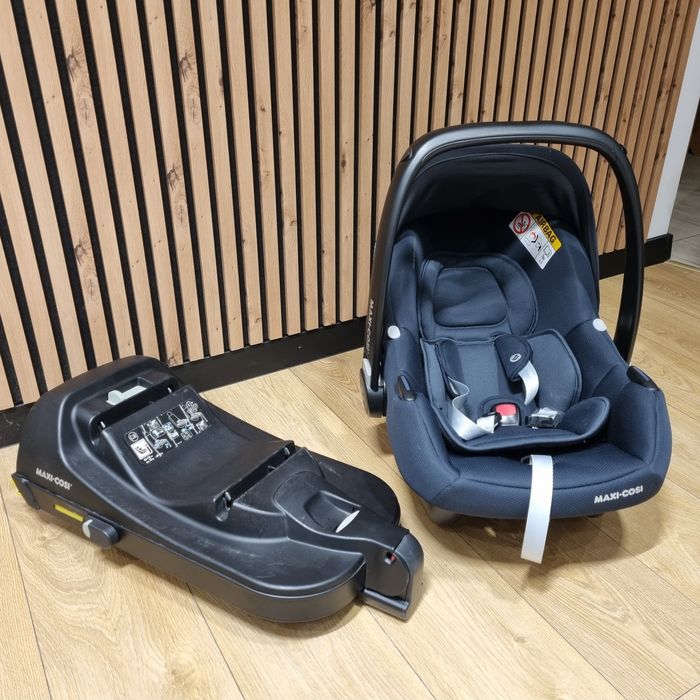 Fotelik dla niemowląt Maxi Cosi CabrioFix i-size wraz z bazą