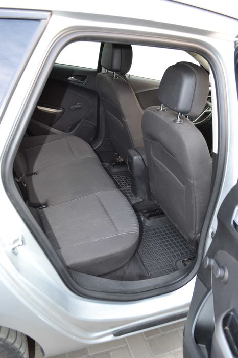 Продам Opel Astra J