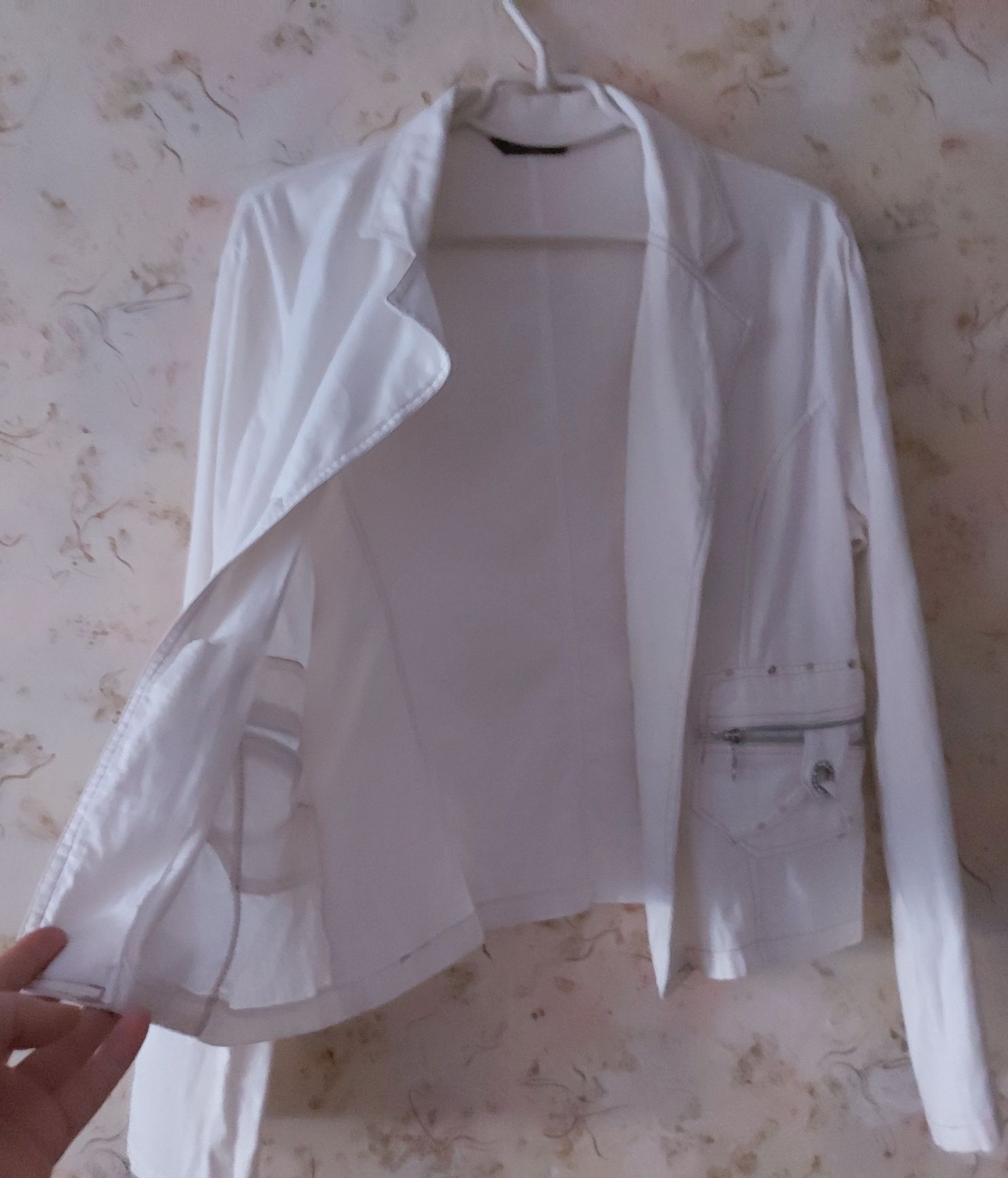 Оригинальный льняной пиджак, молочно-белого цвета