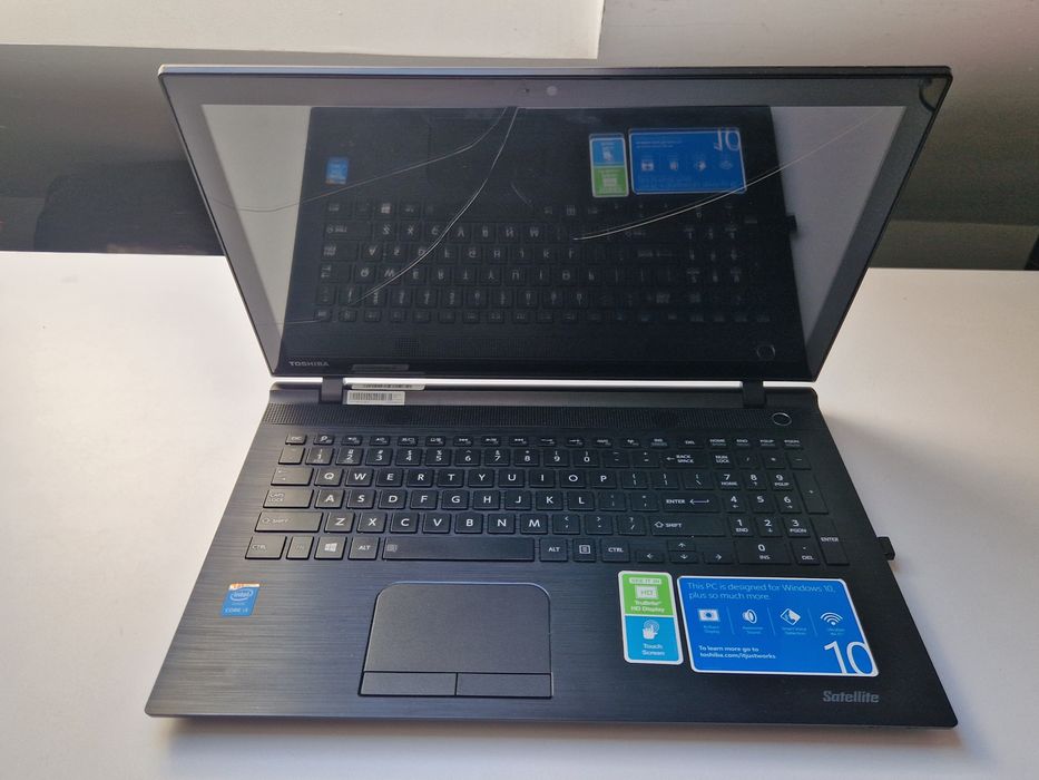 Toshiba-laptop lekko uszkodzony ekran