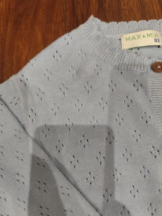 Nowy błękitny sweterek max&mia r.92 defekt+3pak skarpetek
