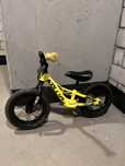 Rowerek biegowy KELLYS Kite 12 Race gratis zolty kask!
