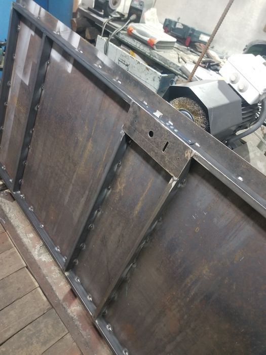 Металеві   двері