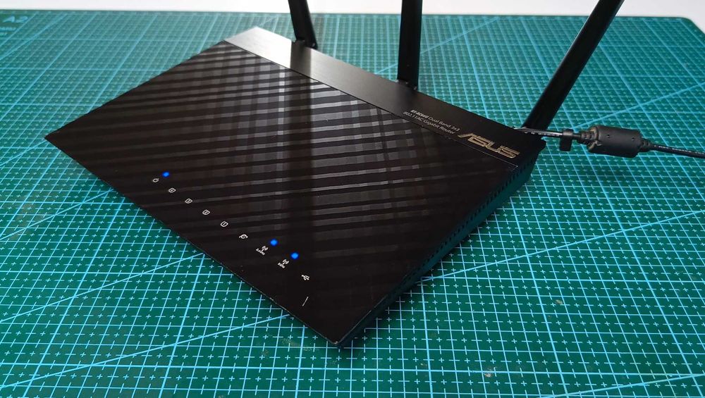 Router ASUS RT-AC66U