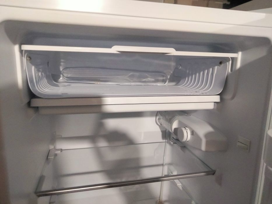 Lodówka podblatowa Midea