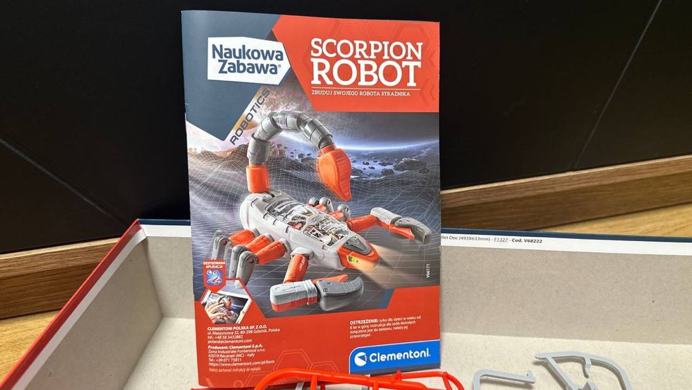 Robot skorpion CLEMENTONI NAUKOWA ZABAWA scorpion