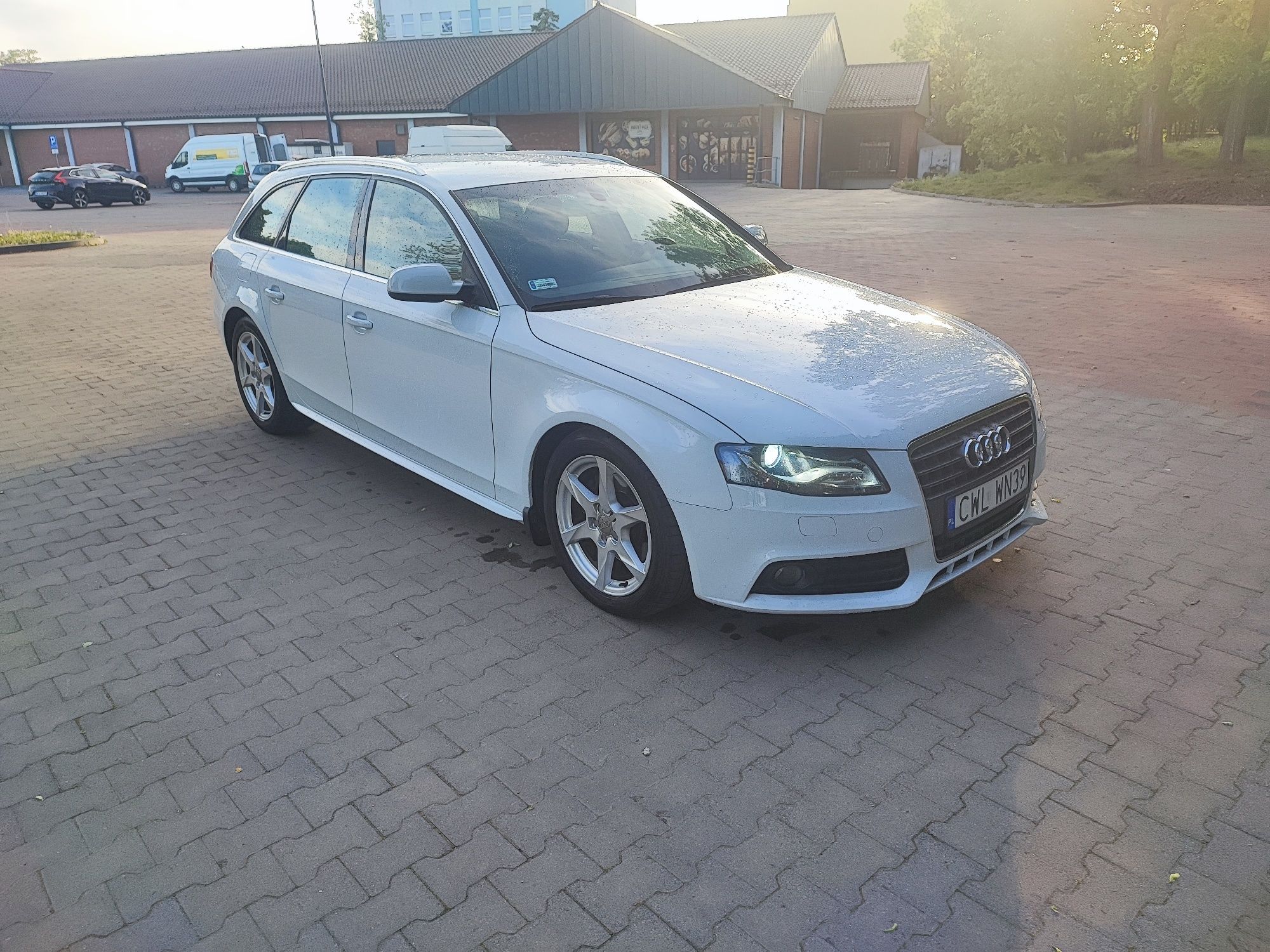 Audi A4 B8 2.0tdi ledy xenon ładny stan