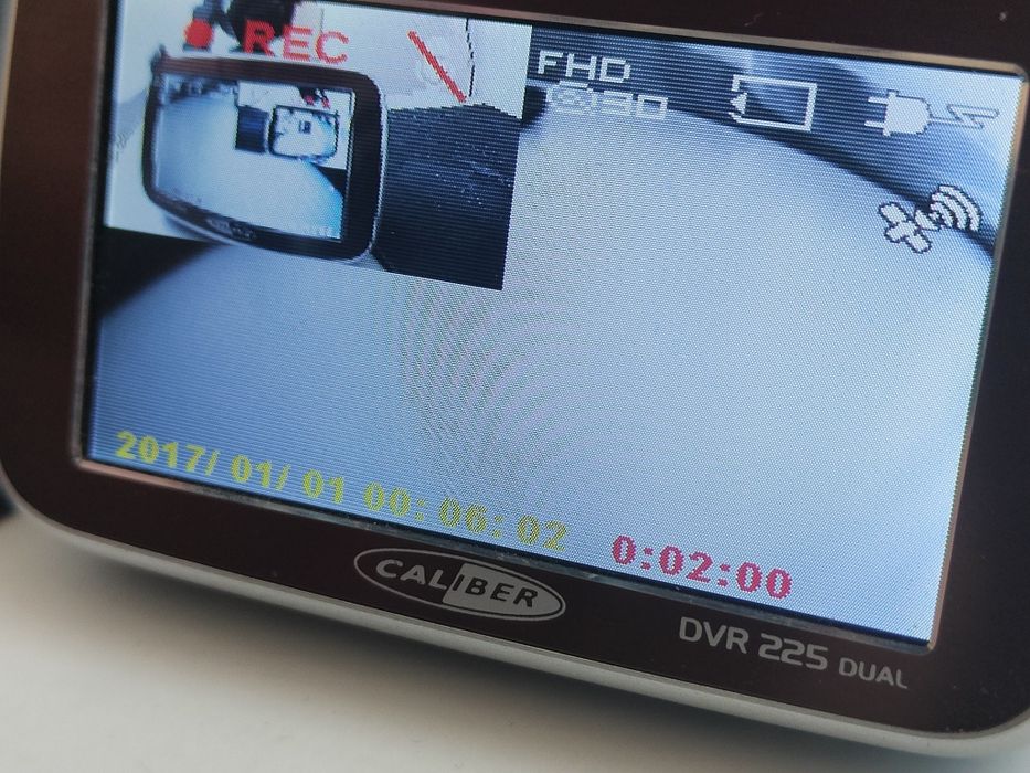 Caliber DVR 225 Podwójna kamera samochodowa z GPS
