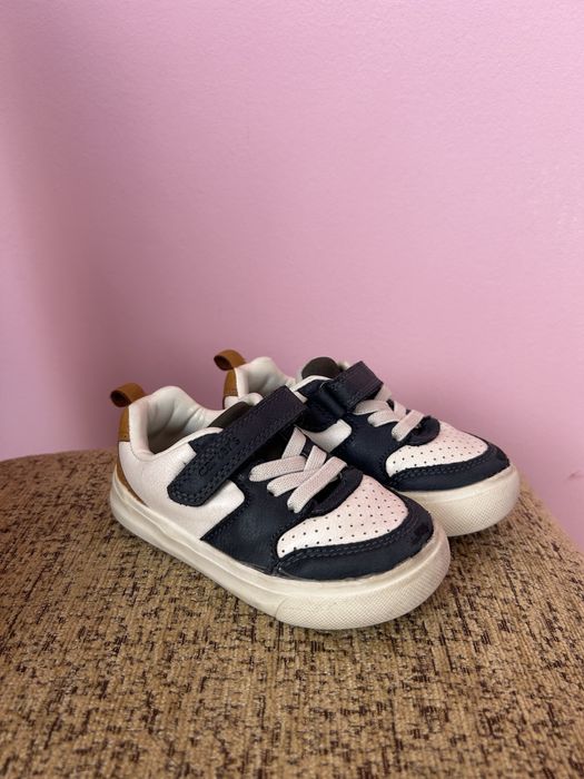 Кросівки для хлопчика Carter’s,  22 розмір