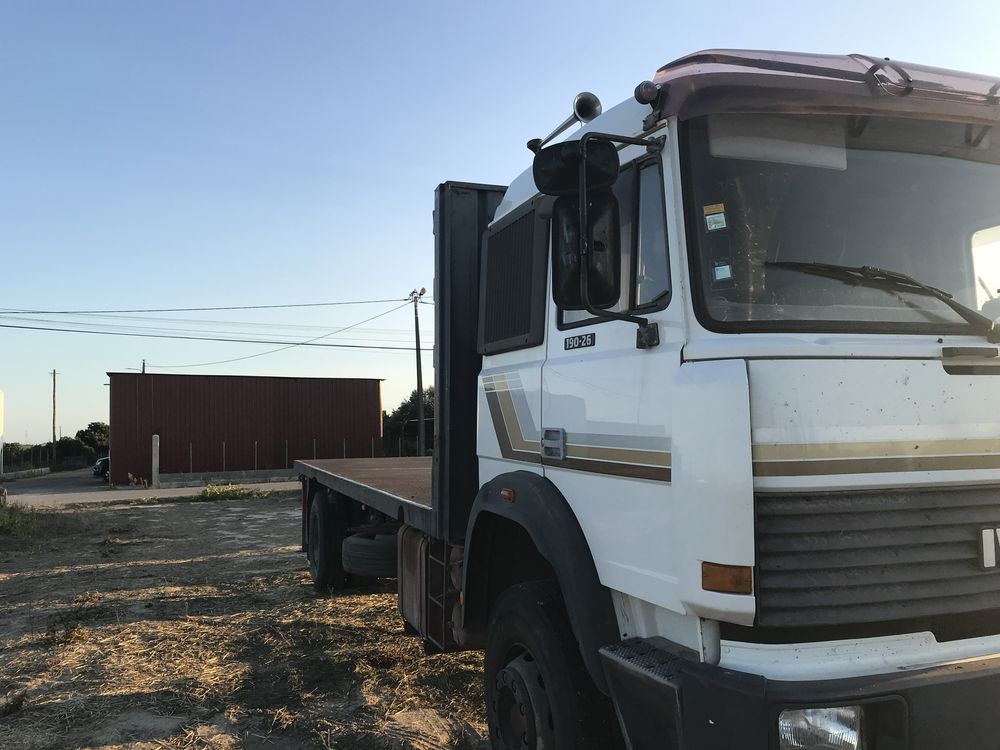 Camiao de 19 toneladas a trabalhar bem