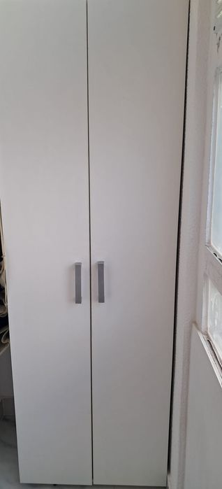 Armário vassoureiro - 79x42x180