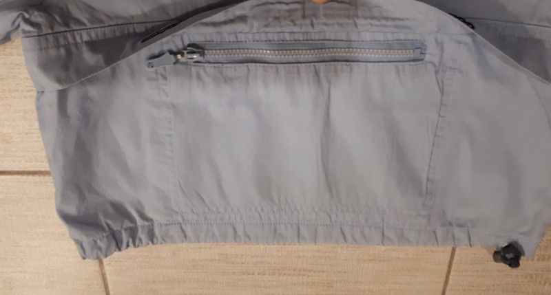 cienka kurteczka wiatrówka z kapturem Snoopy H&M 74-80
