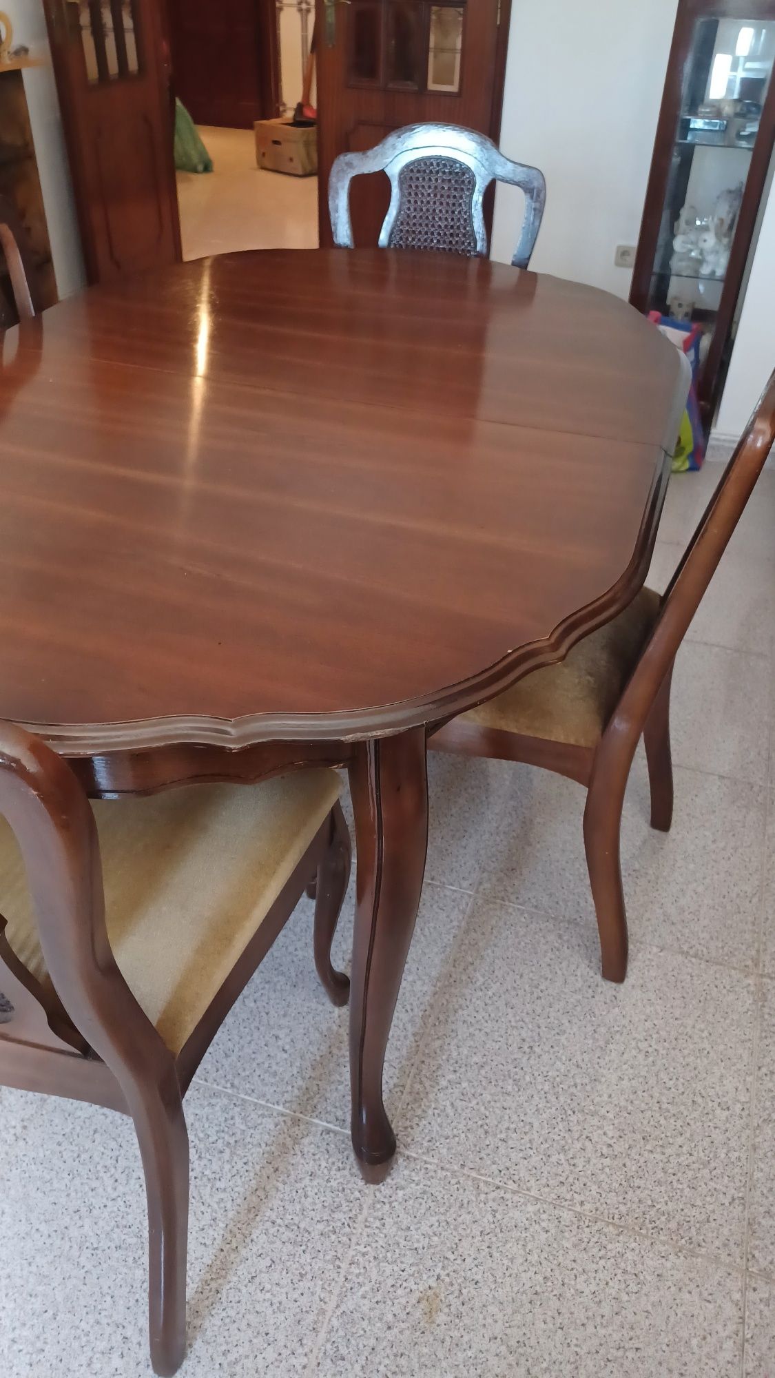 Mesa de sala e 4 cadeira