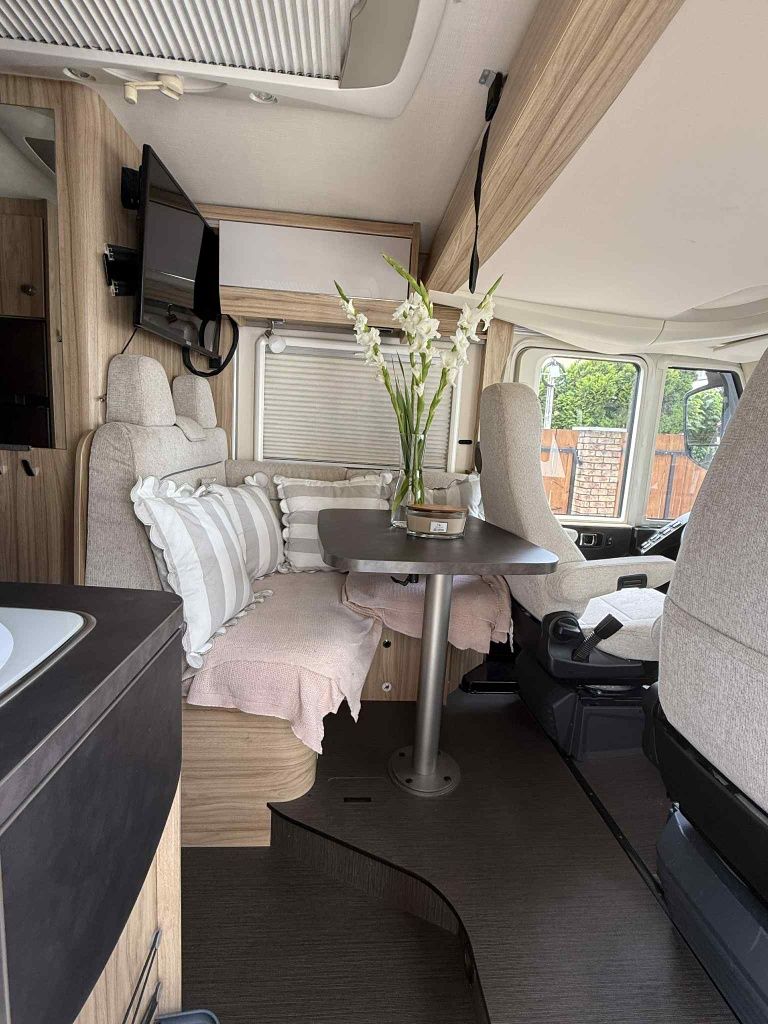 Hymer exsis 588 integra nowy model