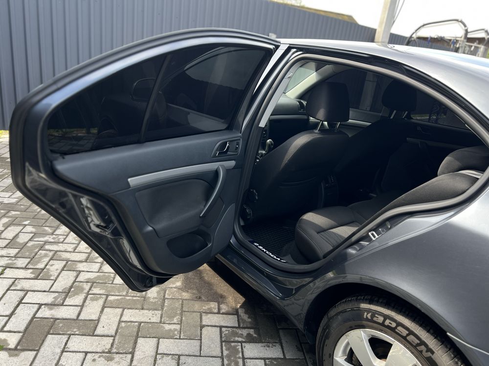 Skoda octavia (a5) 10.2011 року MPI 1.6  газ/бензин