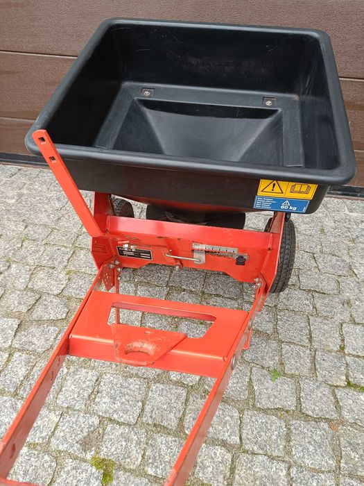 Rozsiewacz SOLARKA PIASKARKA RAUCH K 51 siewnik do nasion piasku soli