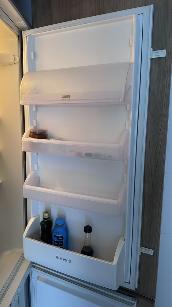 Frigorífico com encastre