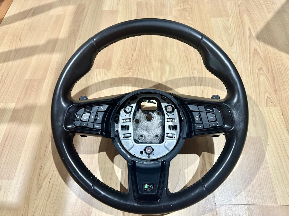 Volante Jaguar XE RSPORT 2015/2019