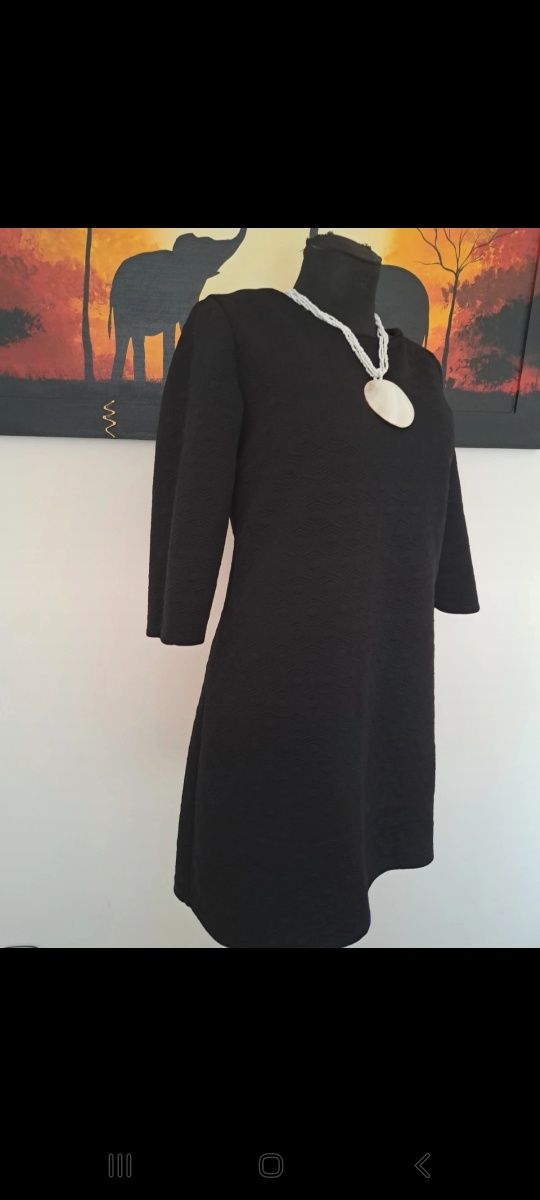 Piękna czarna sukienka mini