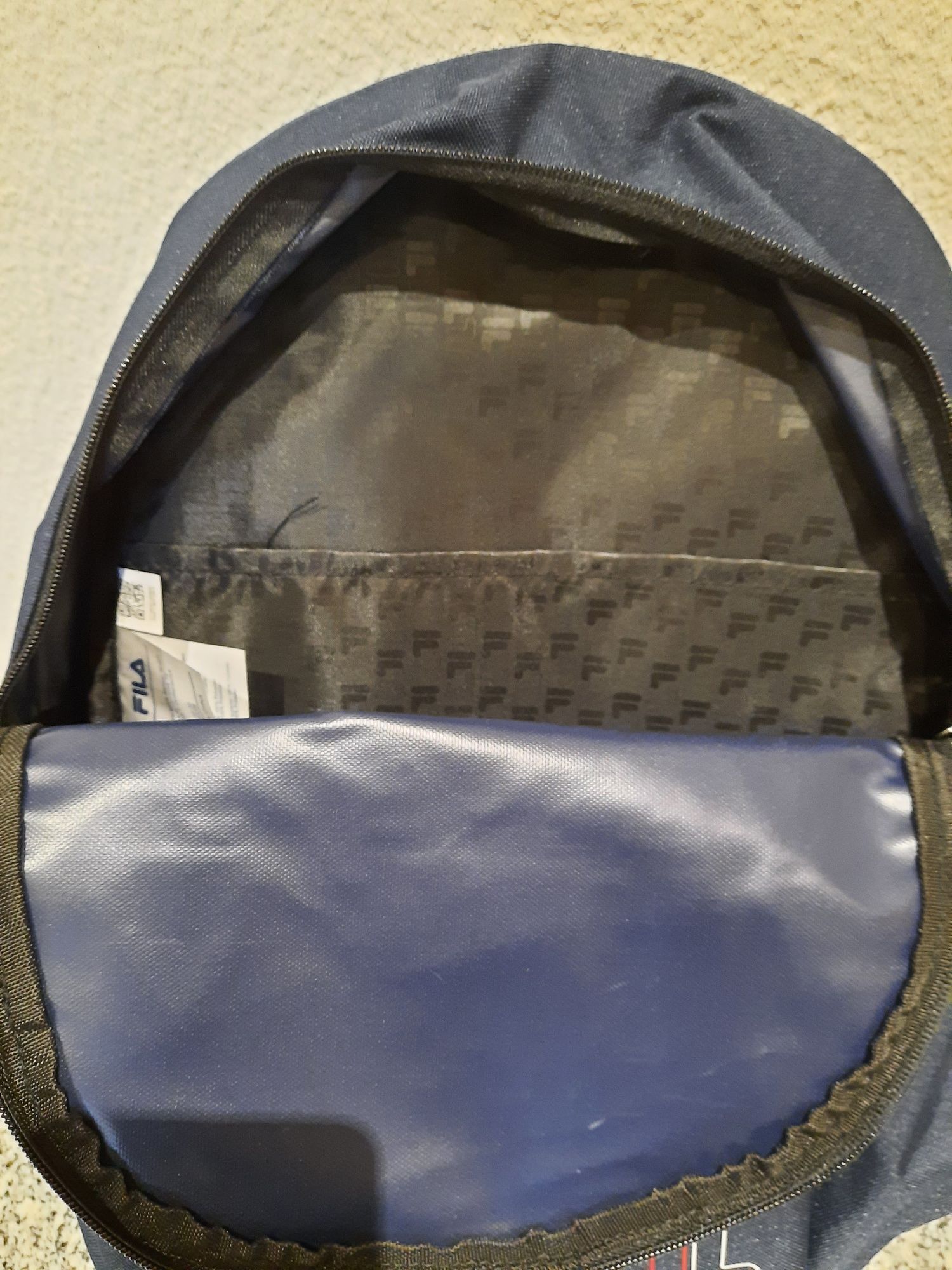 Mochila nova FILA azul escuro