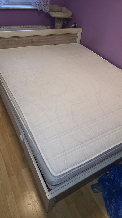 Łóżko z materacem oraz toperem Olivia