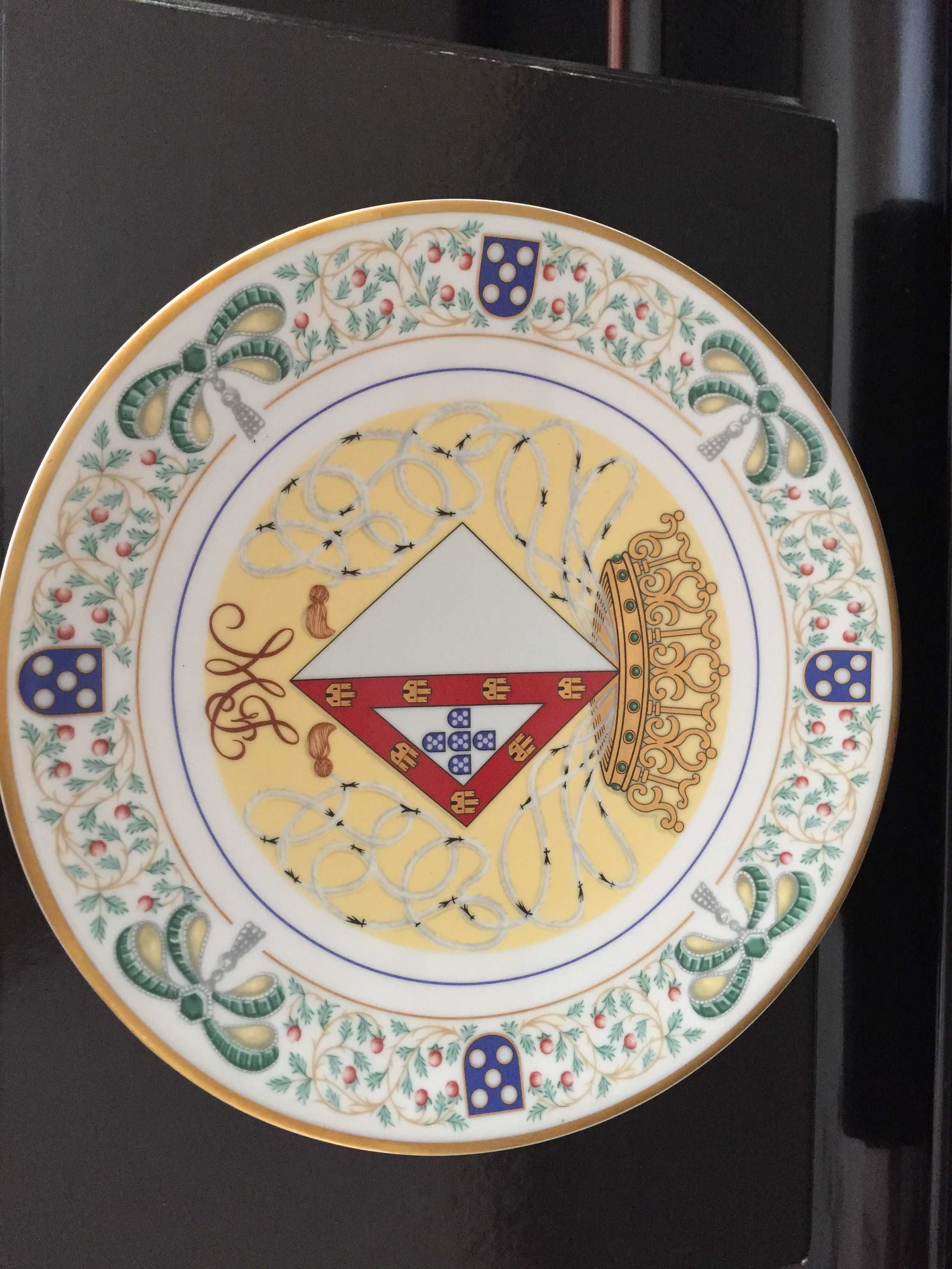 Prato de Porcelana Duques de Bragança - Coleções Philae