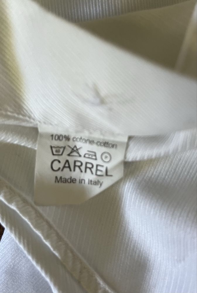 Camisa branca da Carrel