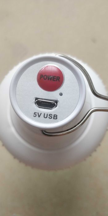 LED лампа с аккумулятором