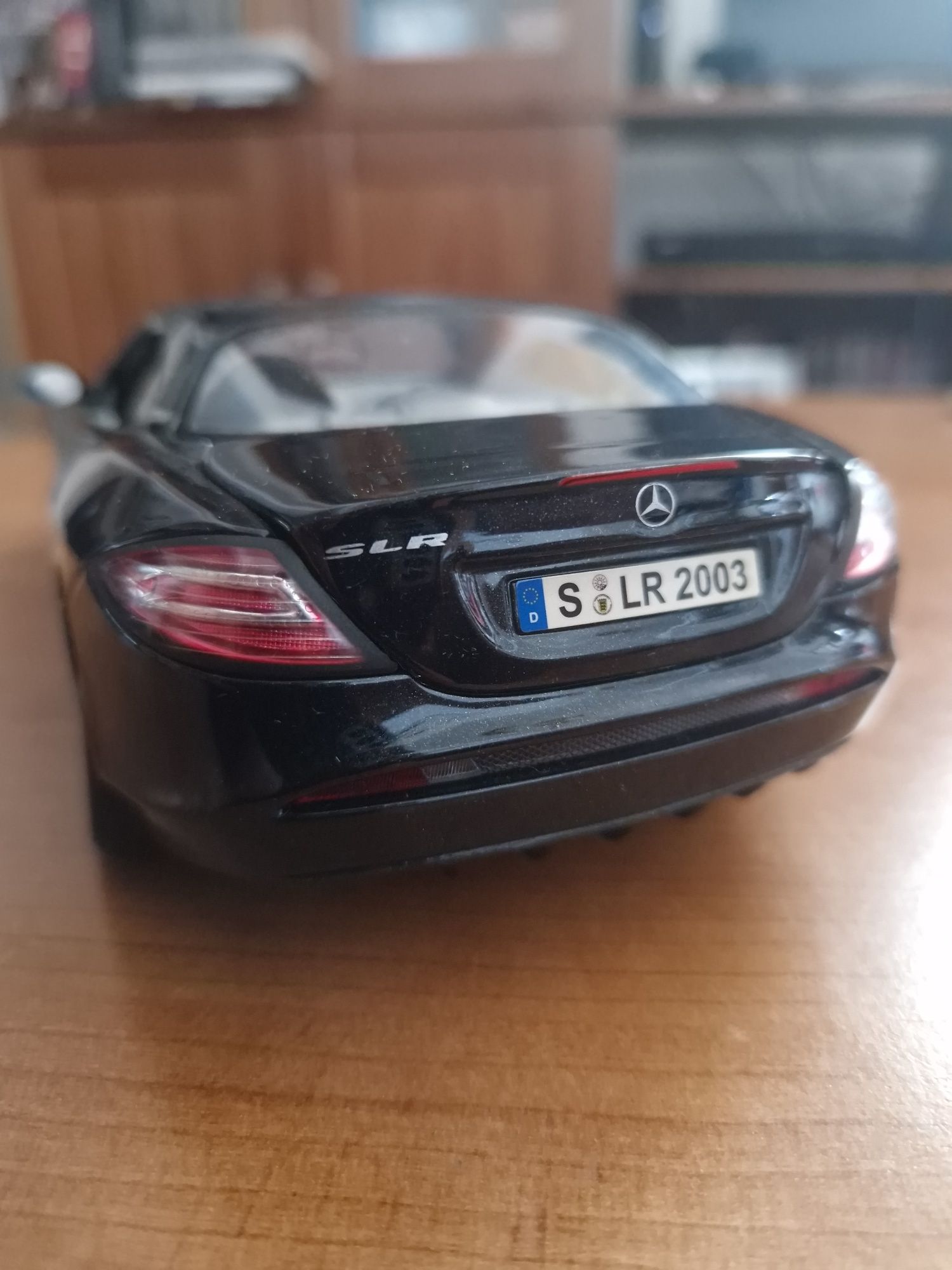 Mercedes SLR Mclaren escala 1/18