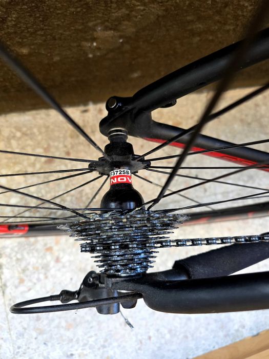 Bicicleta de estrada em carbono