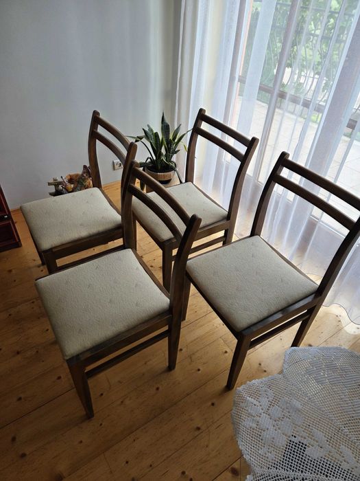 drewniane tapicerowane krzesła 4szt. PRL stare retro Barczewo