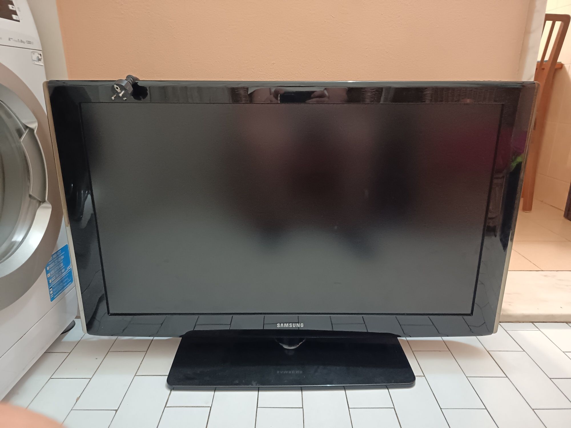 TV Samsung sem comando e a funcionar