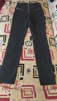 Damskie spodnie w kolorze czarnym