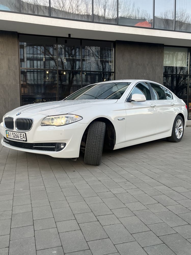 BMW 520i 2012 рік