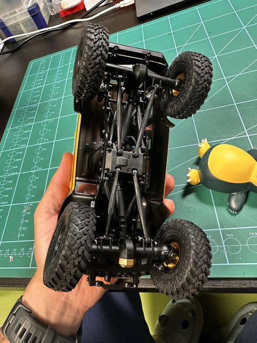 Axial SCX24 Jeep Wrangler 1:24 4WD Żółty