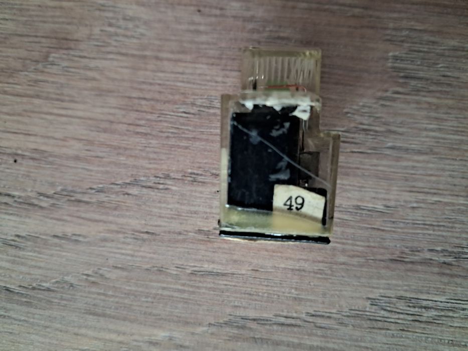 Sprzedam zabytkowy wskaźnik wychyłowy.