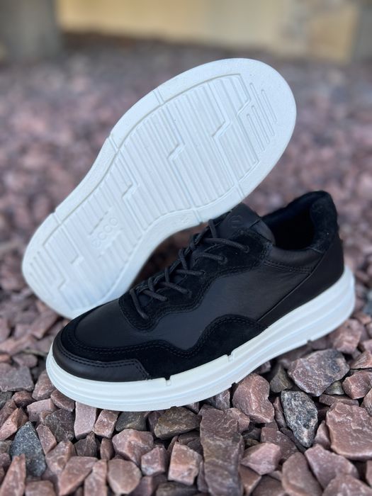 Кросівки жіночі 35р