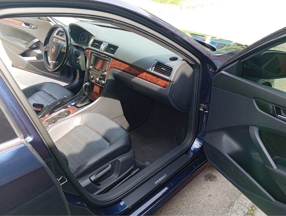 Volkswagen Passat 2012 • 2.5 бензин • Автомат • Київ