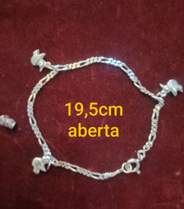Pulseiras vintage em prata charms.