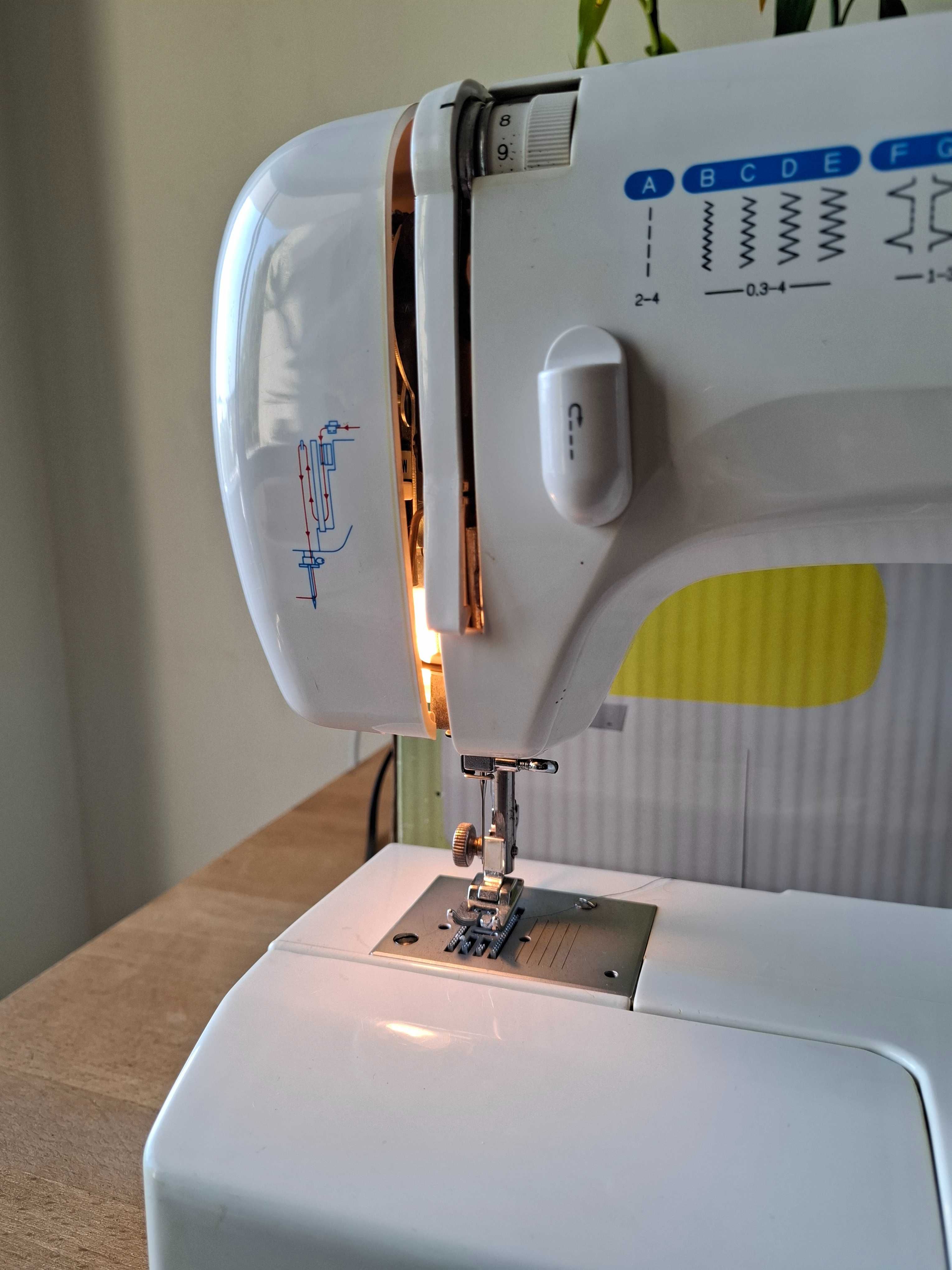 Máquina de costura Jocel 270C – completa, para peças ou reparo