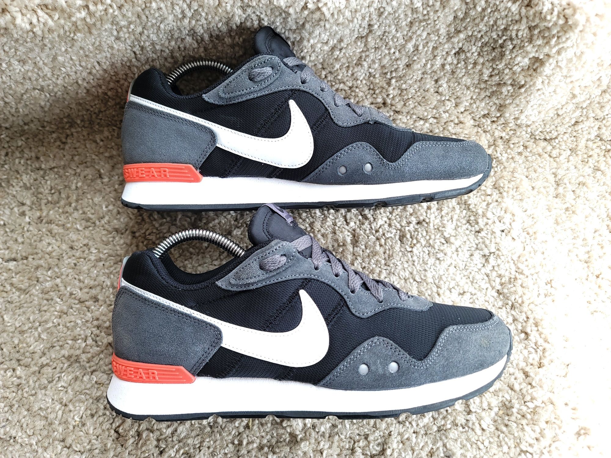 NIKE Venture Runner р 41-42 Оригинал! Беговые кроссовки