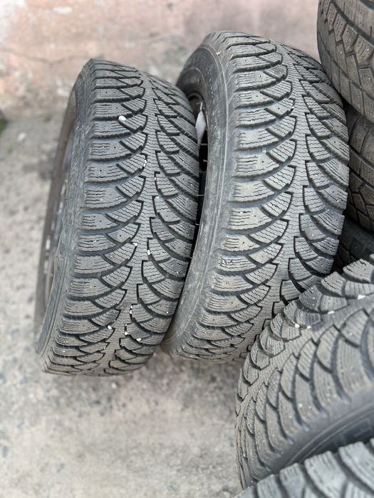 Зимова резина 195/65 R15 з дисками 5/100