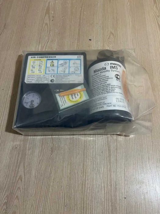 Компрессор підкачки шин аптечки аварійні знаки VAG