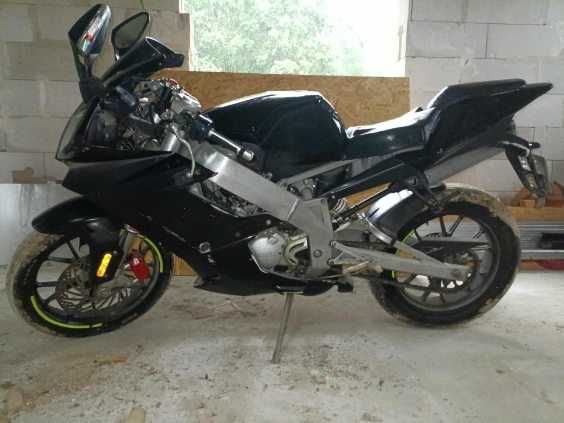 Syndyk sprzeda motocykl Derbi GPR125 - nowa niższa cena