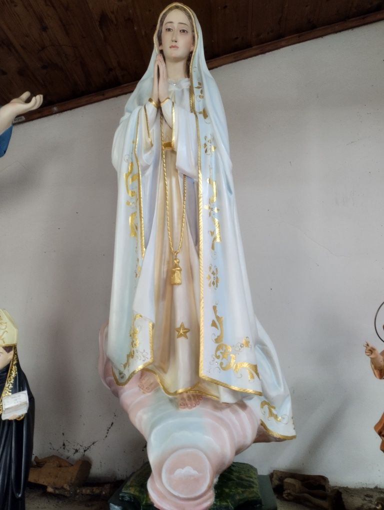 Vende se imagem de arte sacra